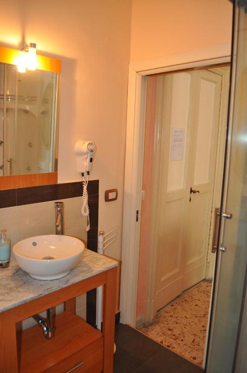 B&B Teatro Bellini Катания Стая снимка